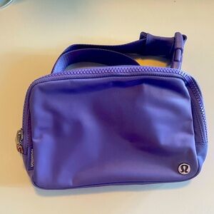 Lululemon 2L Belt Bag in Dark Lavender